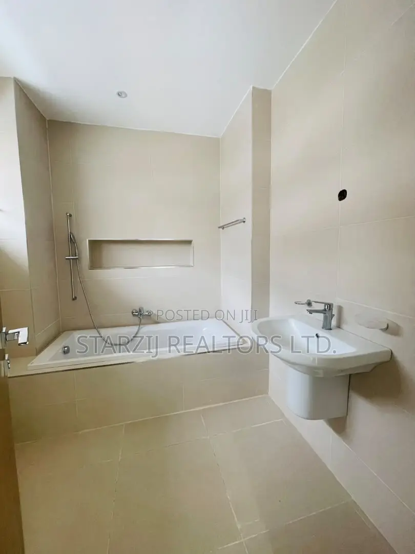 4bdrm Duplex in Life Camp for sale in Life Camp