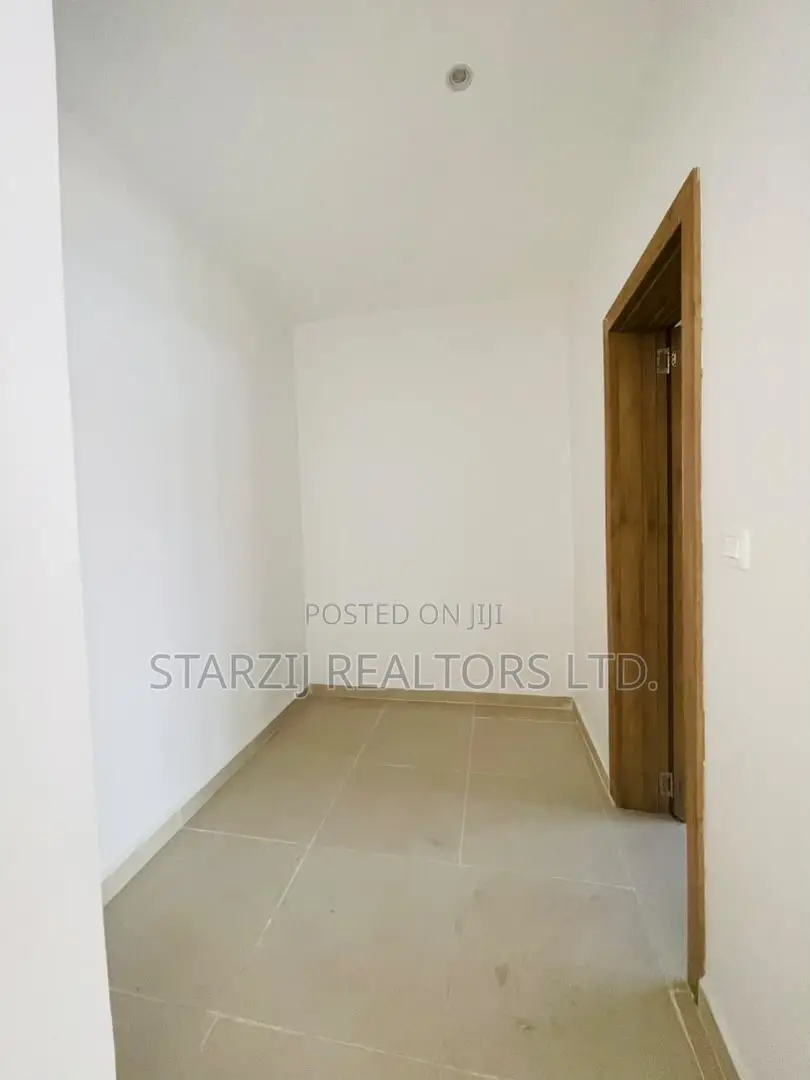 4bdrm Duplex in Life Camp for sale in Life Camp