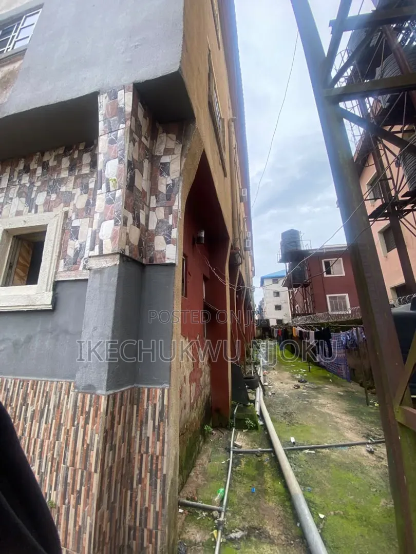 2 Story Building With 40 Rooms for Sale in Umuahia