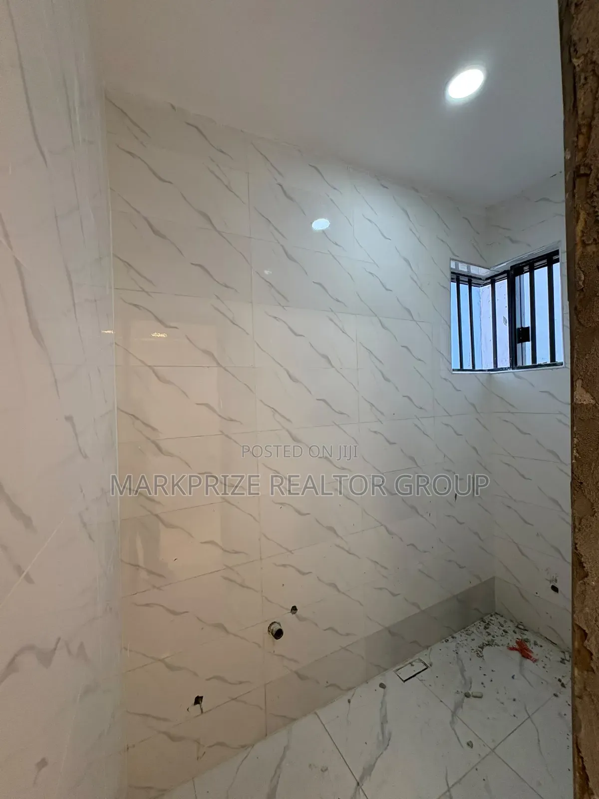 6bdrm Block of Flats in Igboefon Lekki Lagos for sale in Igbo-efon