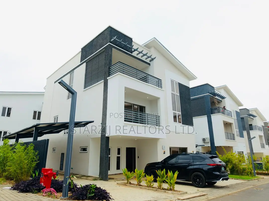 5bdrm Duplex in Life Camp for sale in Life Camp