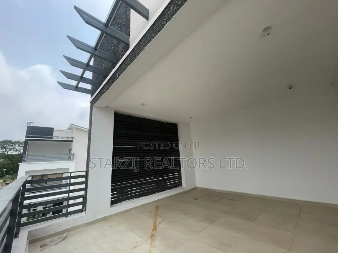 5bdrm Duplex in Life Camp for sale in Life Camp