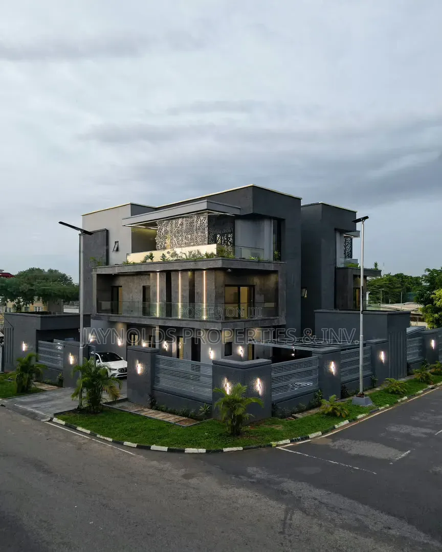 7bdrm Duplex in Zone 2 / Wuse for sale in Zone 2 / Wuse