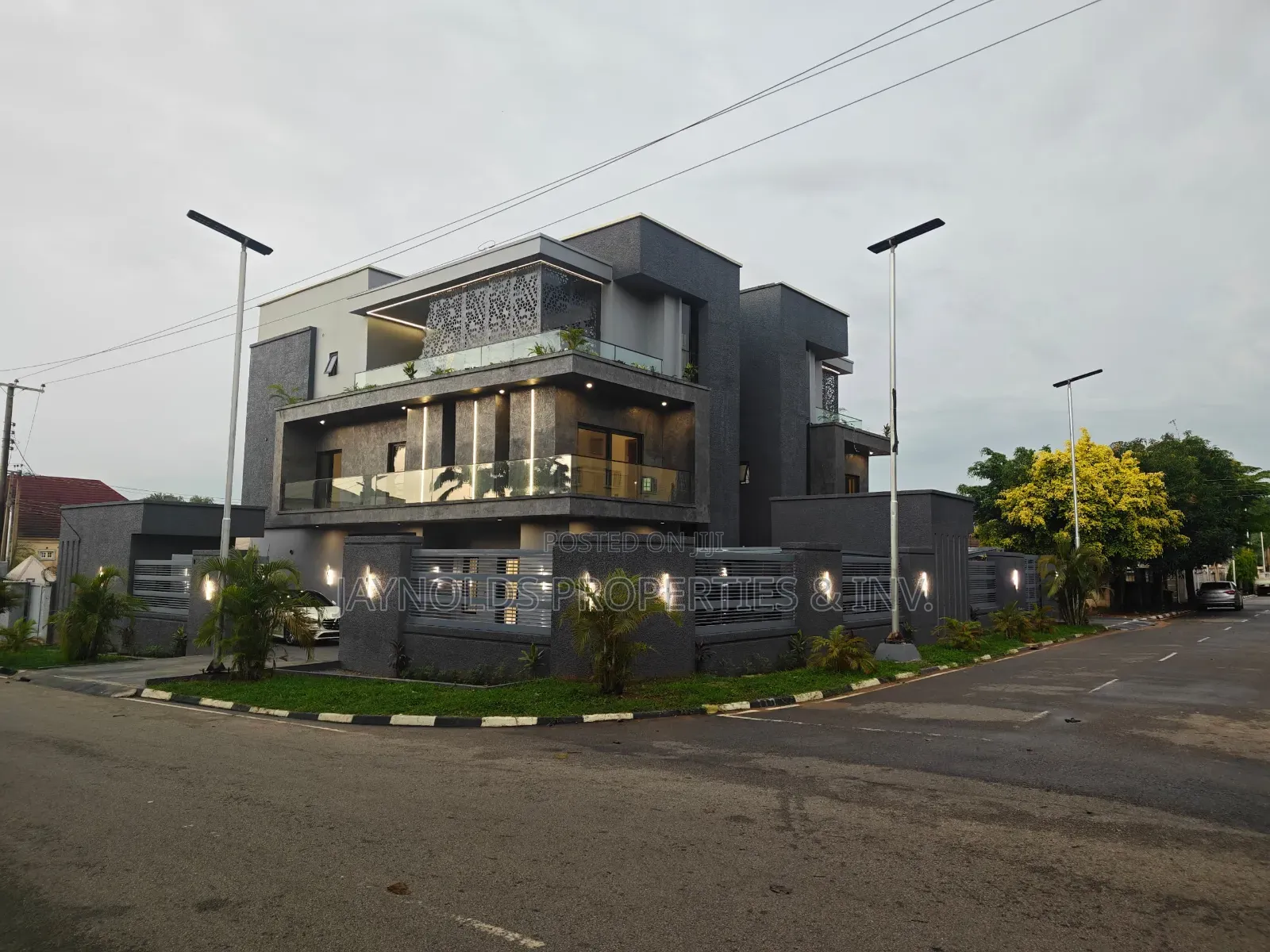 7bdrm Duplex in Zone 2 / Wuse for sale in Zone 2 / Wuse