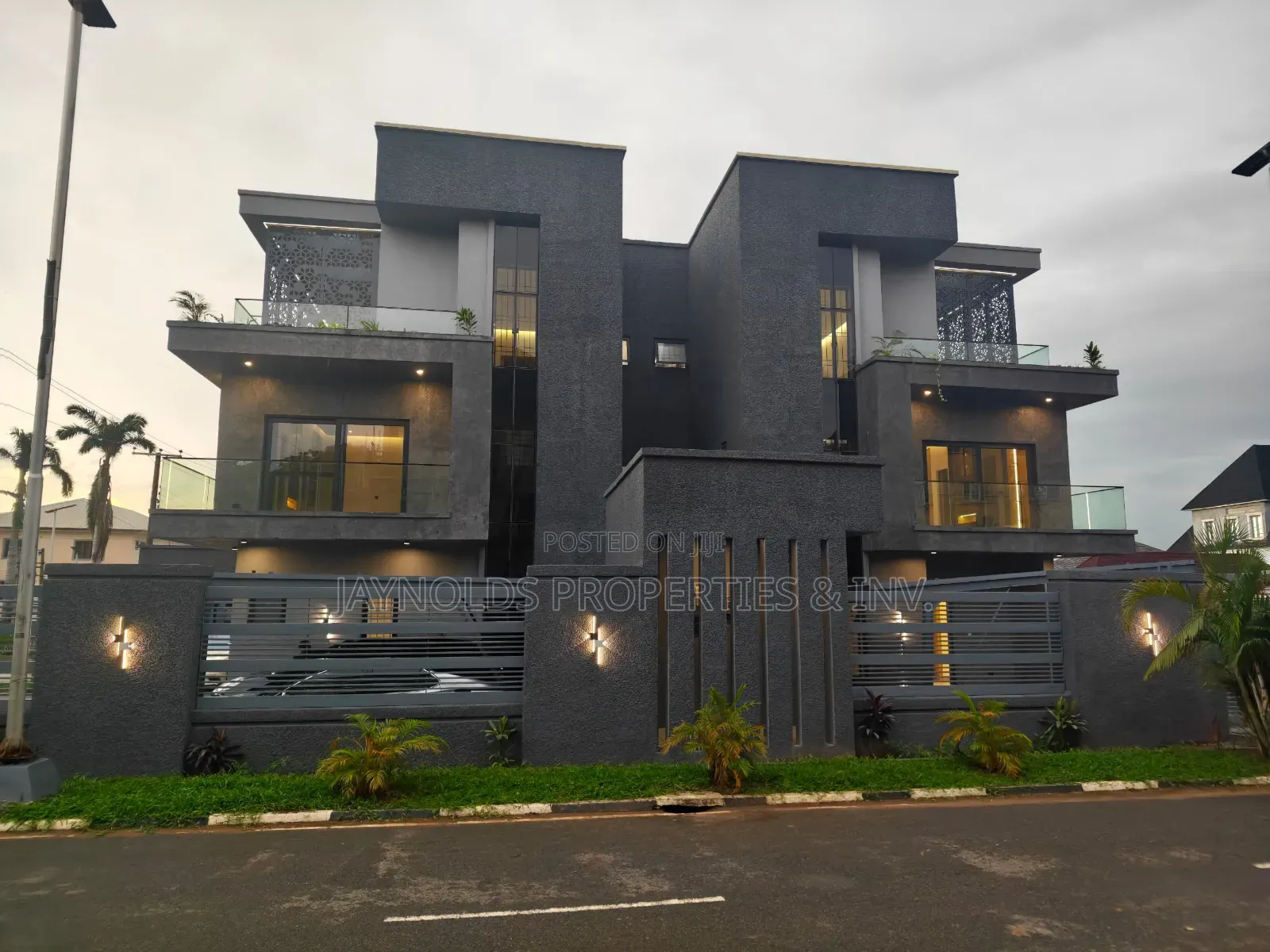 7bdrm Duplex in Zone 2 / Wuse for sale in Zone 2 / Wuse