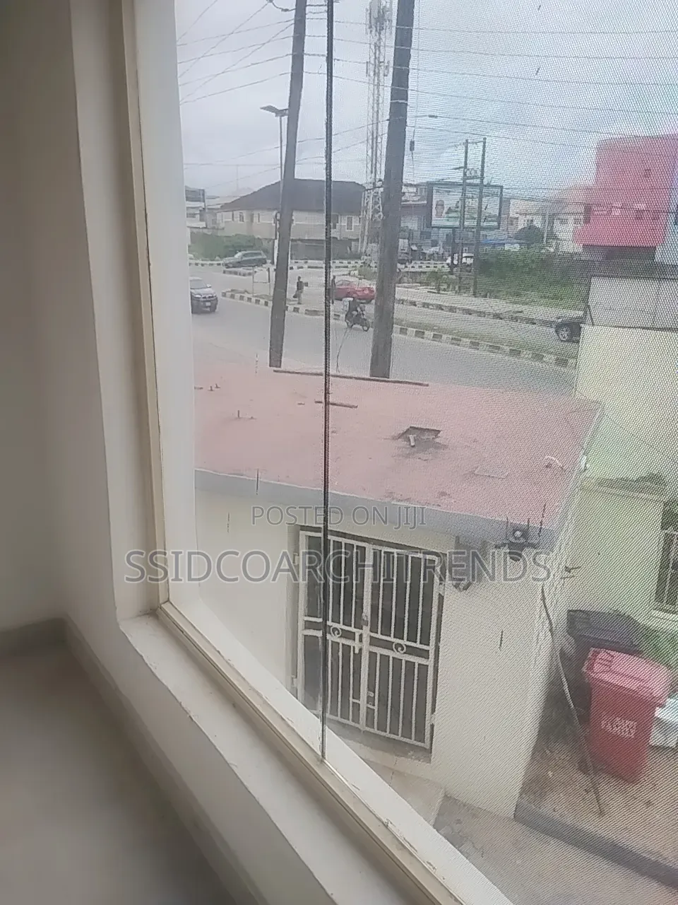 Neatly Used 43 SQMS Office Space for Rent Lekki Phase 1 in Lekki Phase 1