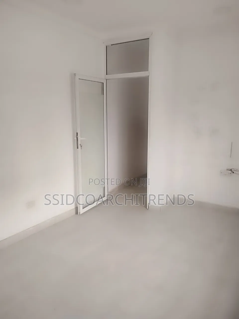 Neatly Used 43 SQMS Office Space for Rent Lekki Phase 1 in Lekki Phase 1