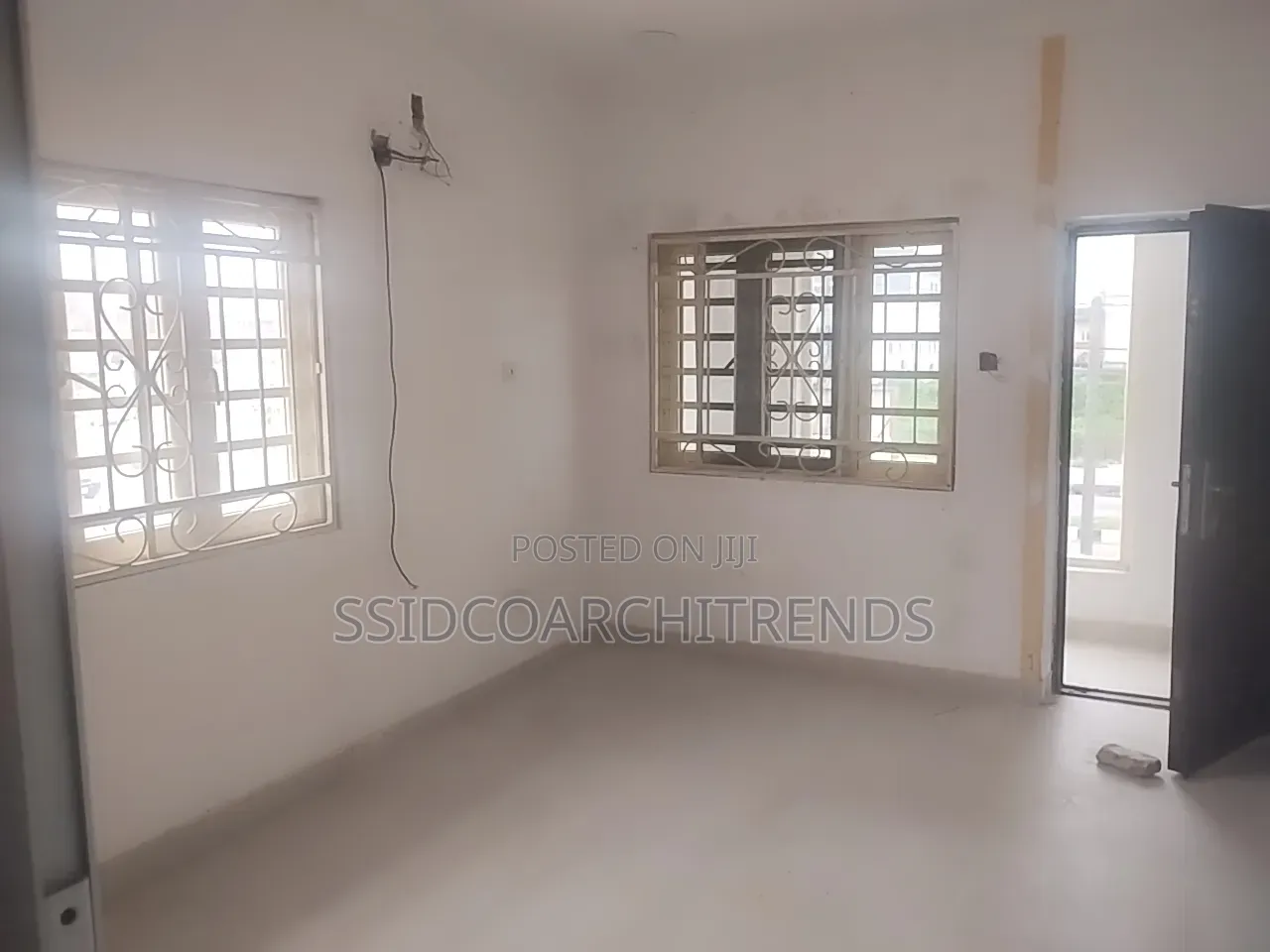 Neatly Used 43 SQMS Office Space for Rent Lekki Phase 1 in Lekki Phase 1