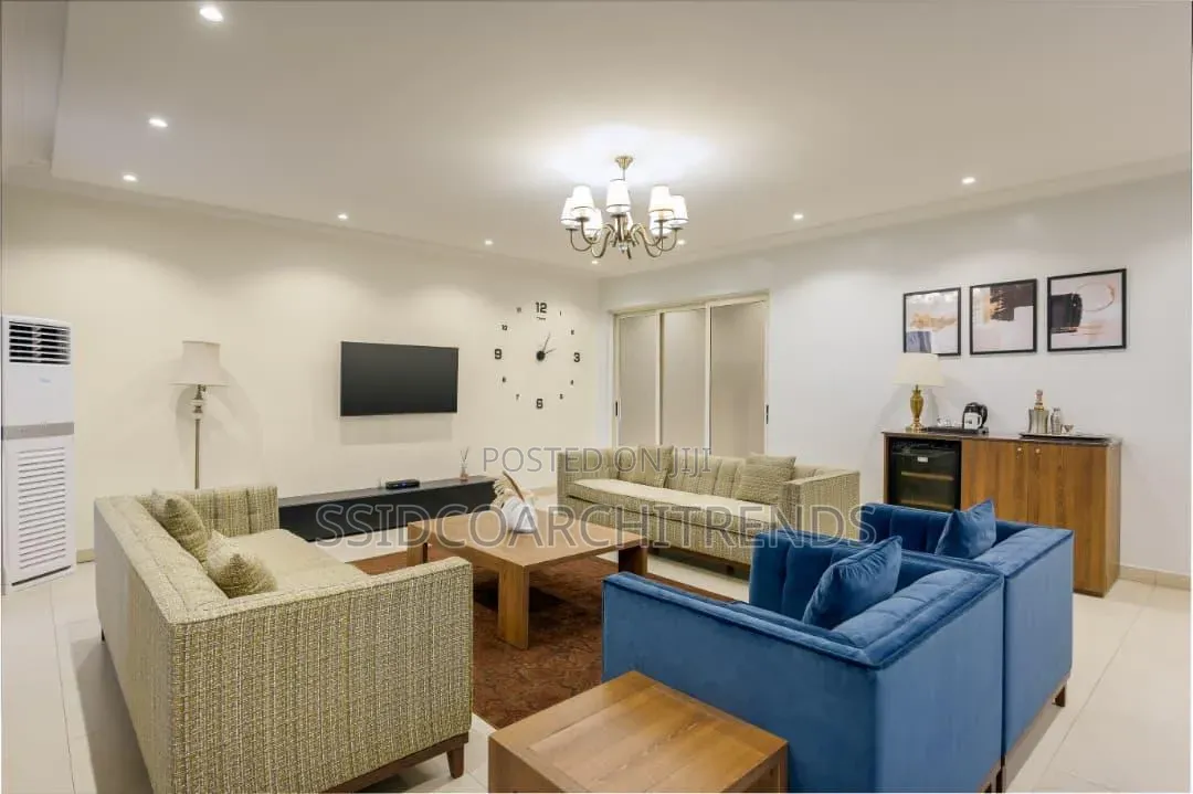 Furnished 3bdrm Apartment in Gated Compound, Adeola Odeku for rent in Adeola Odeku