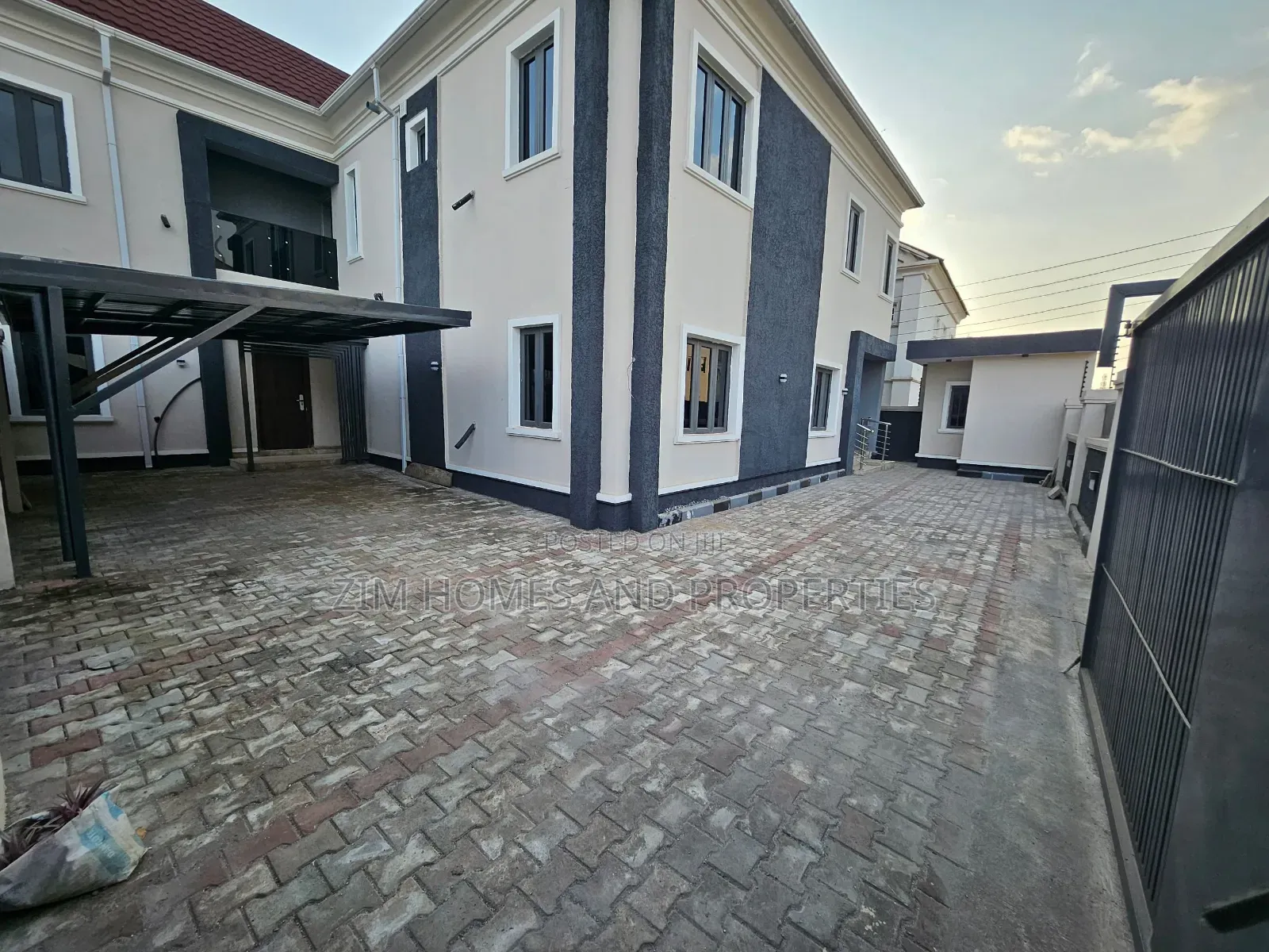 4bdrm Duplex in Zim Homes And, Wumba for rent in Wumba