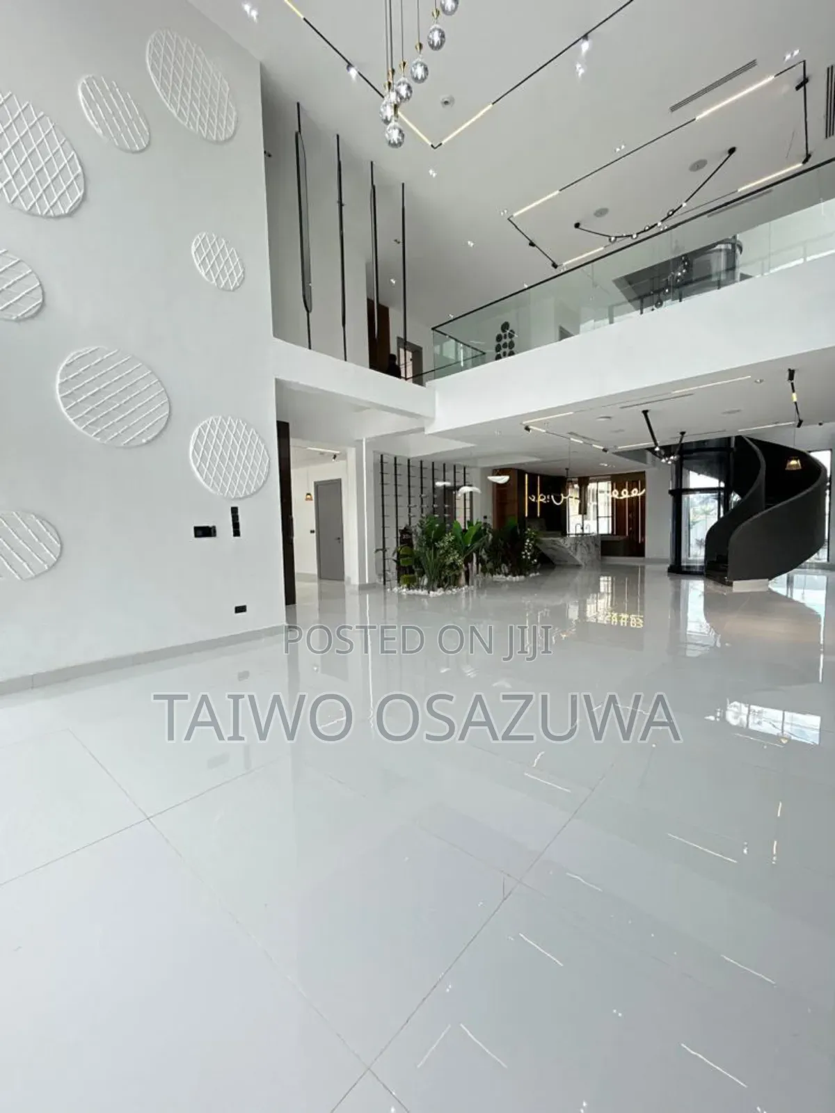 5bdrm Mansion in Osapa London for sale in Osapa london