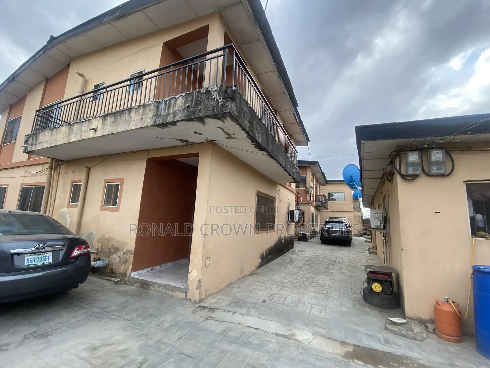 3bdrm Block of Flats in Ago Palace for sale in Ago Palace