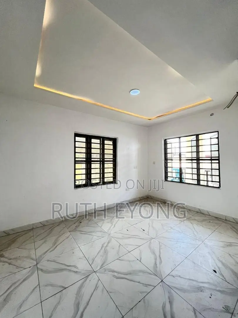 3bdrm Apartment in Ogombo for rent in Ogombo