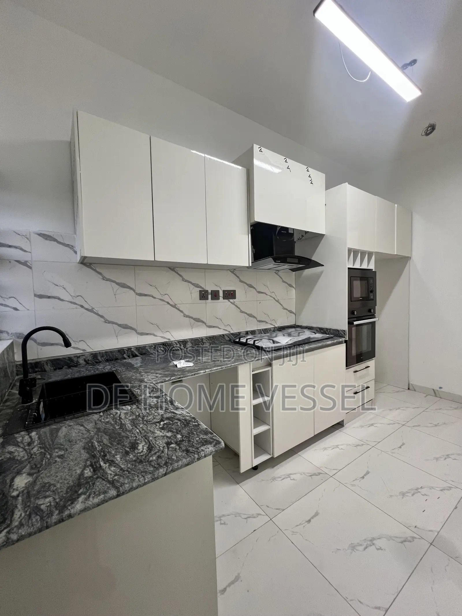 1bdrm Apartment in Igbo-efon for sale in Igbo-efon