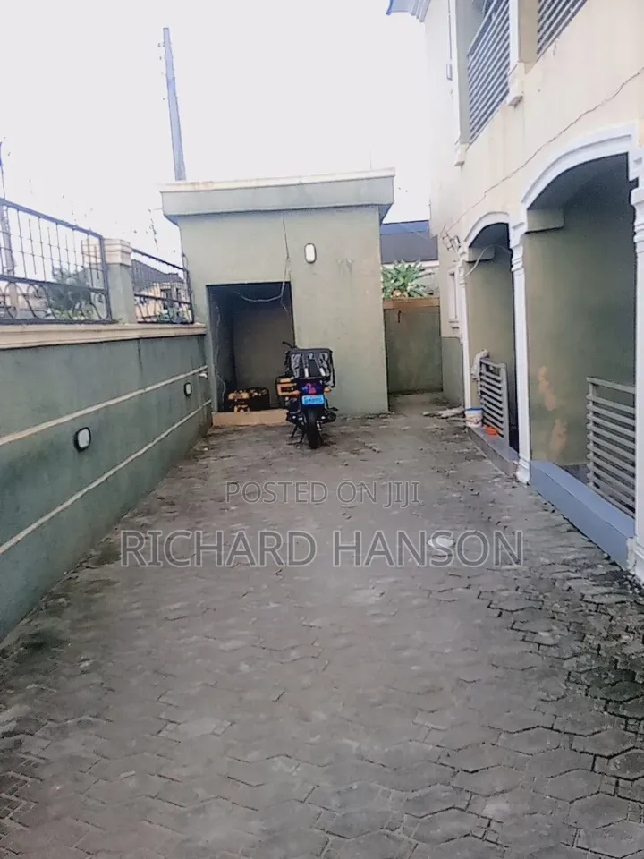 20bdrm Block of Flats in New Road, Awoyaya for sale in Awoyaya