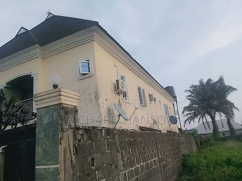 20bdrm Block of Flats in New Road, Awoyaya for sale in Awoyaya