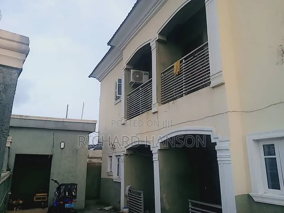 20bdrm Block of Flats in New Road, Awoyaya for sale in Awoyaya