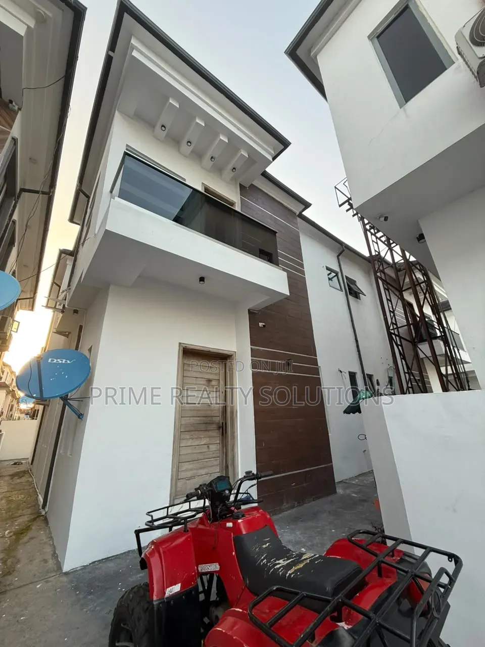 4bdrm Duplex in Idado for rent in Idado