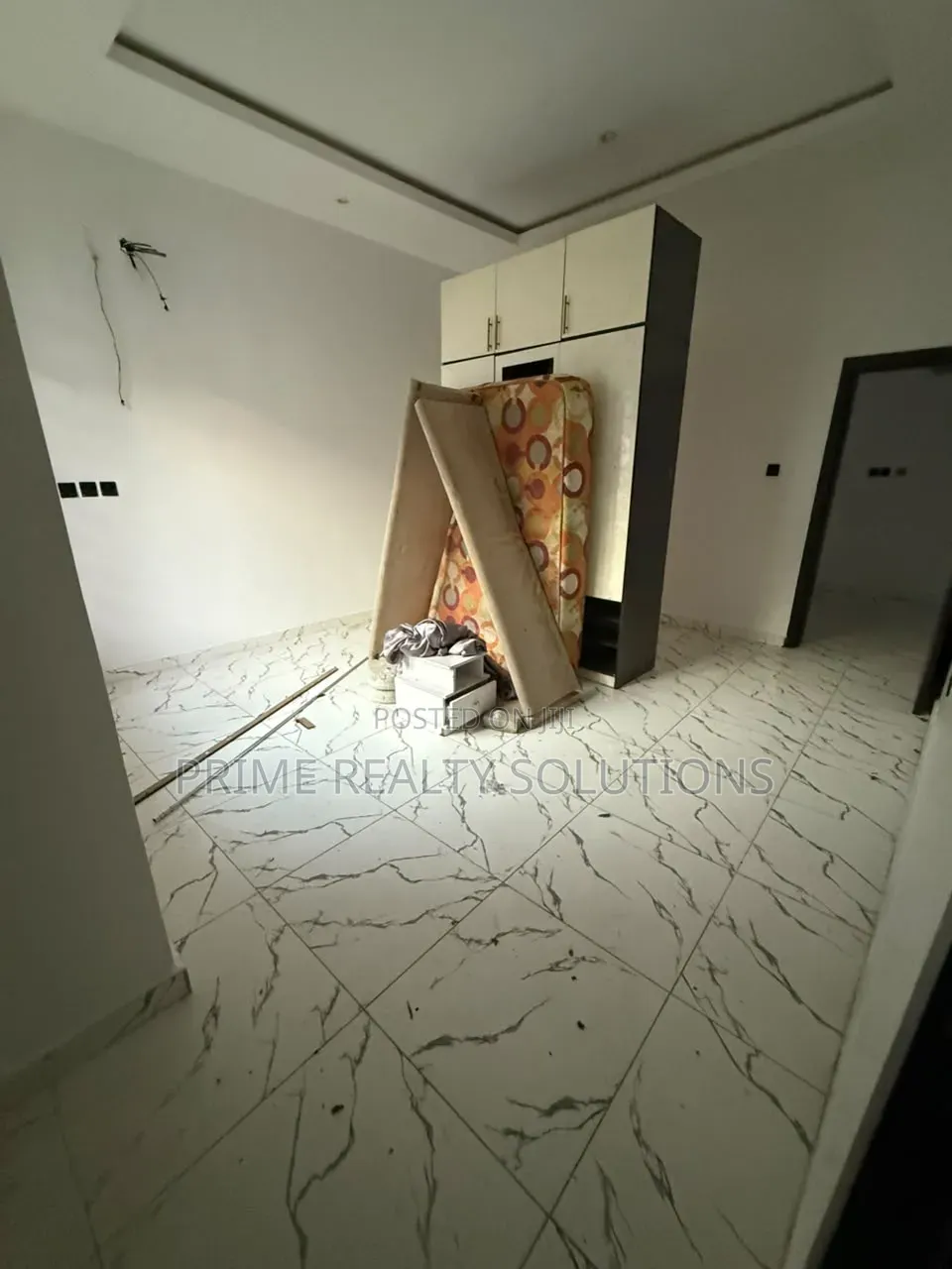4bdrm Duplex in Idado for rent in Idado