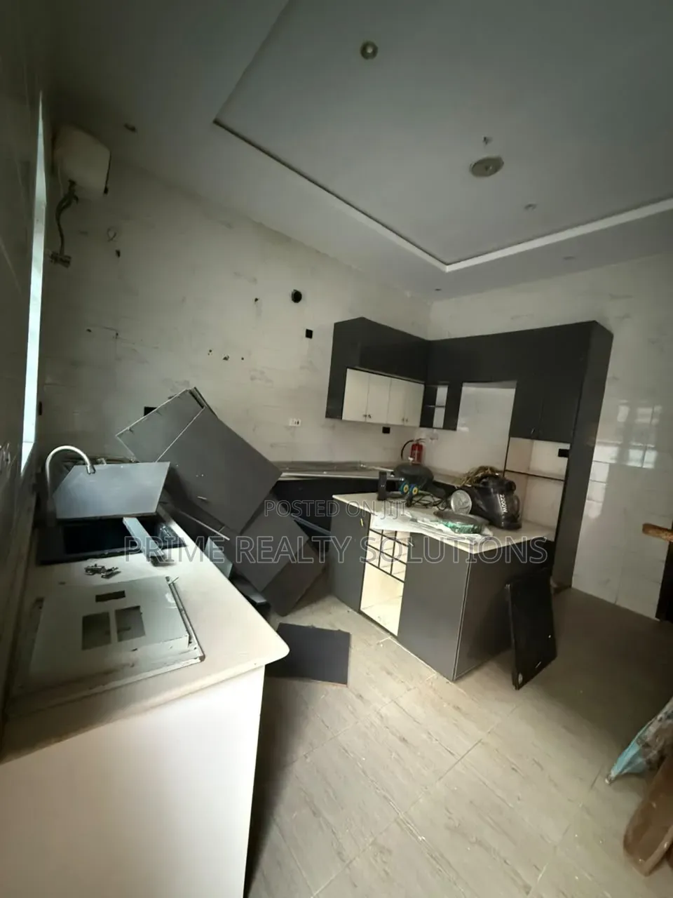 4bdrm Duplex in Idado for rent in Idado