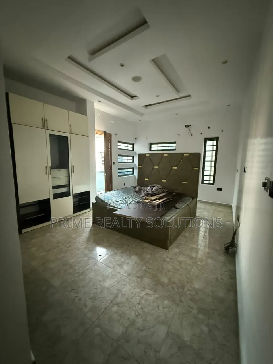 4bdrm Duplex in Idado for rent in Idado