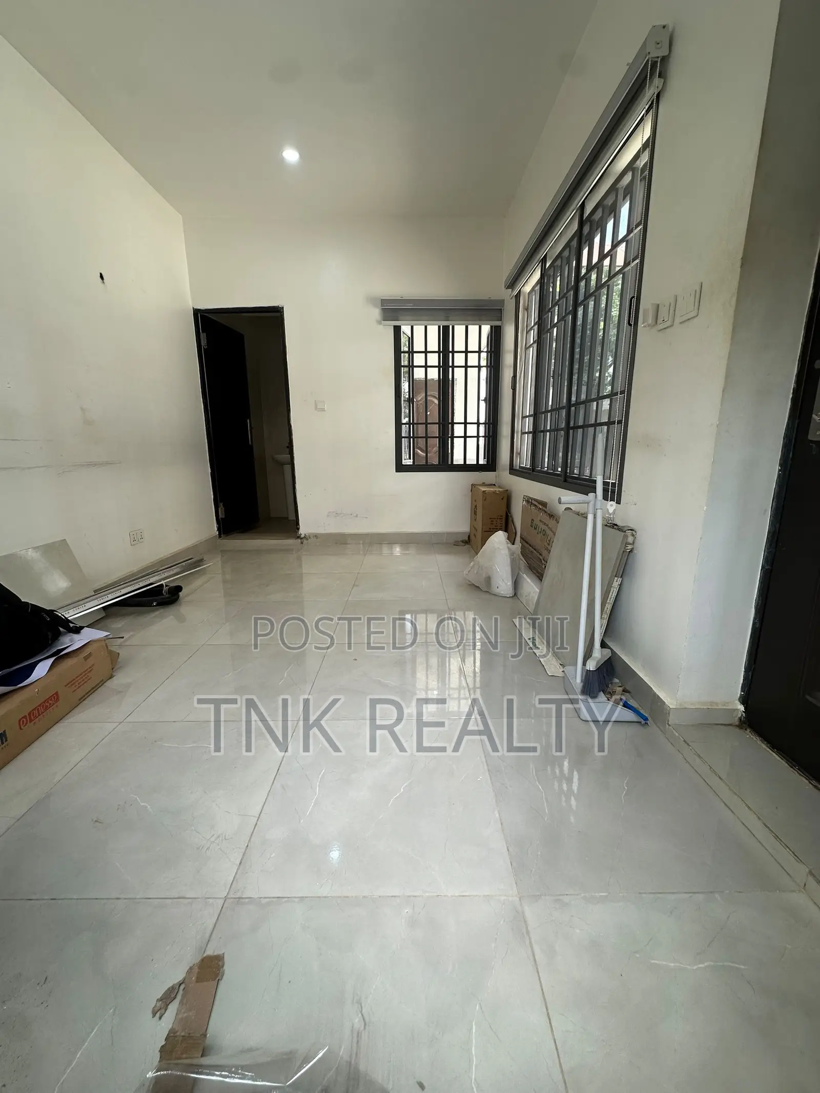Shop/Office Space for Sale in Wuse 2