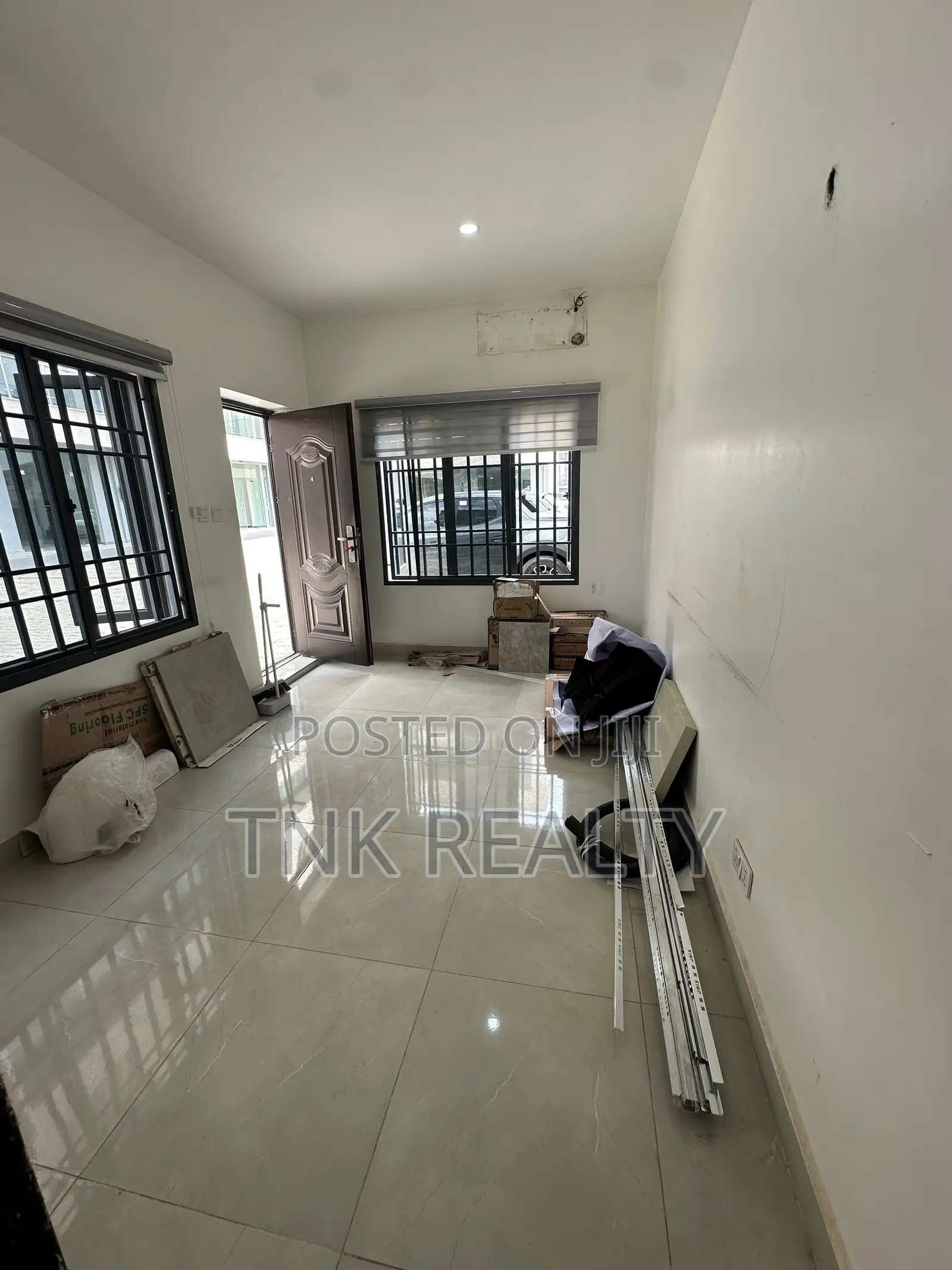 Shop/Office Space for Sale in Wuse 2