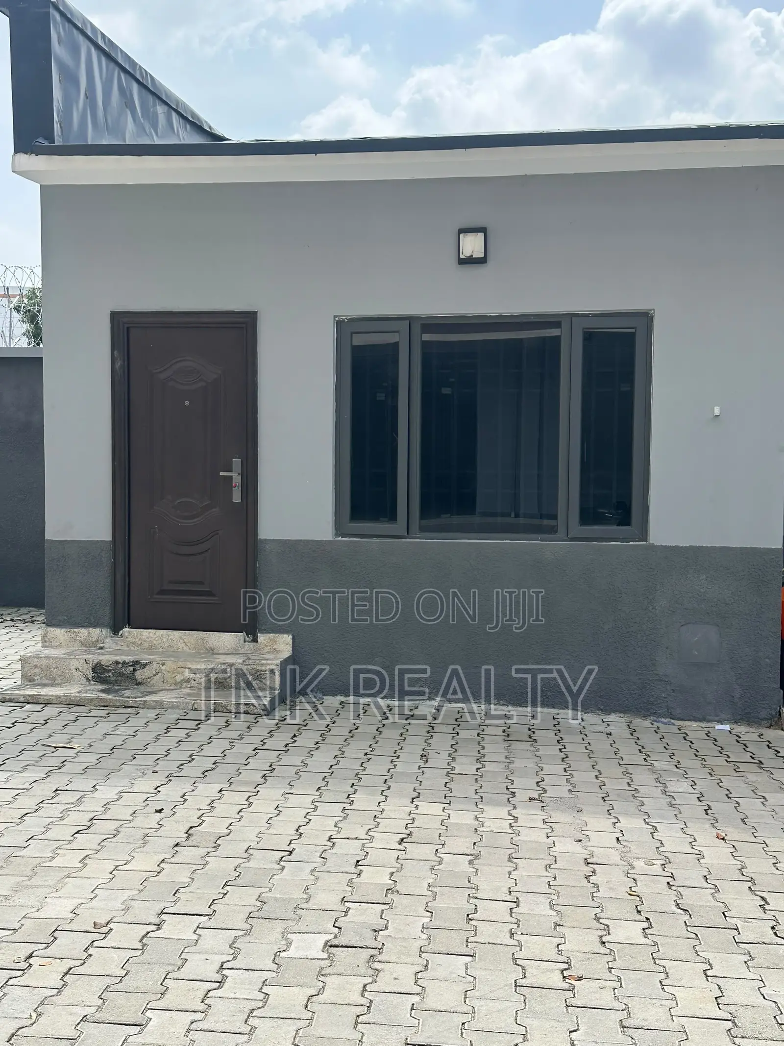 Shop/Office Space for Sale in Wuse 2