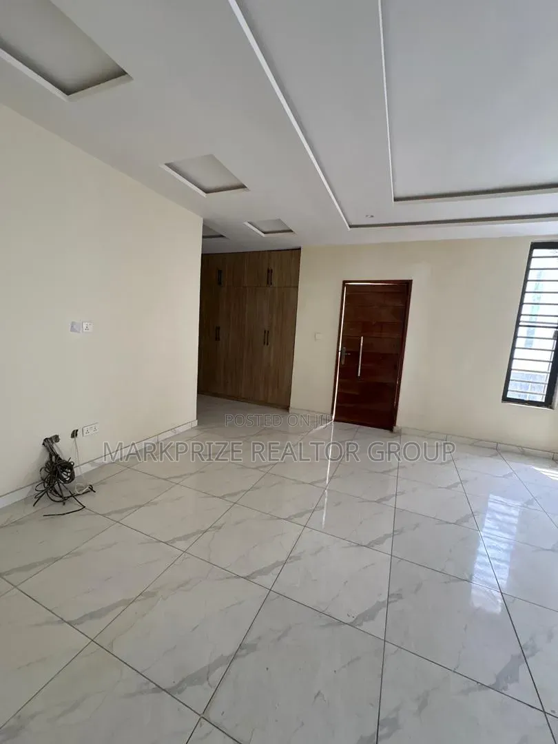 4bdrm Duplex in Orchid Lekki Lagos for sale in Lekki Expressway