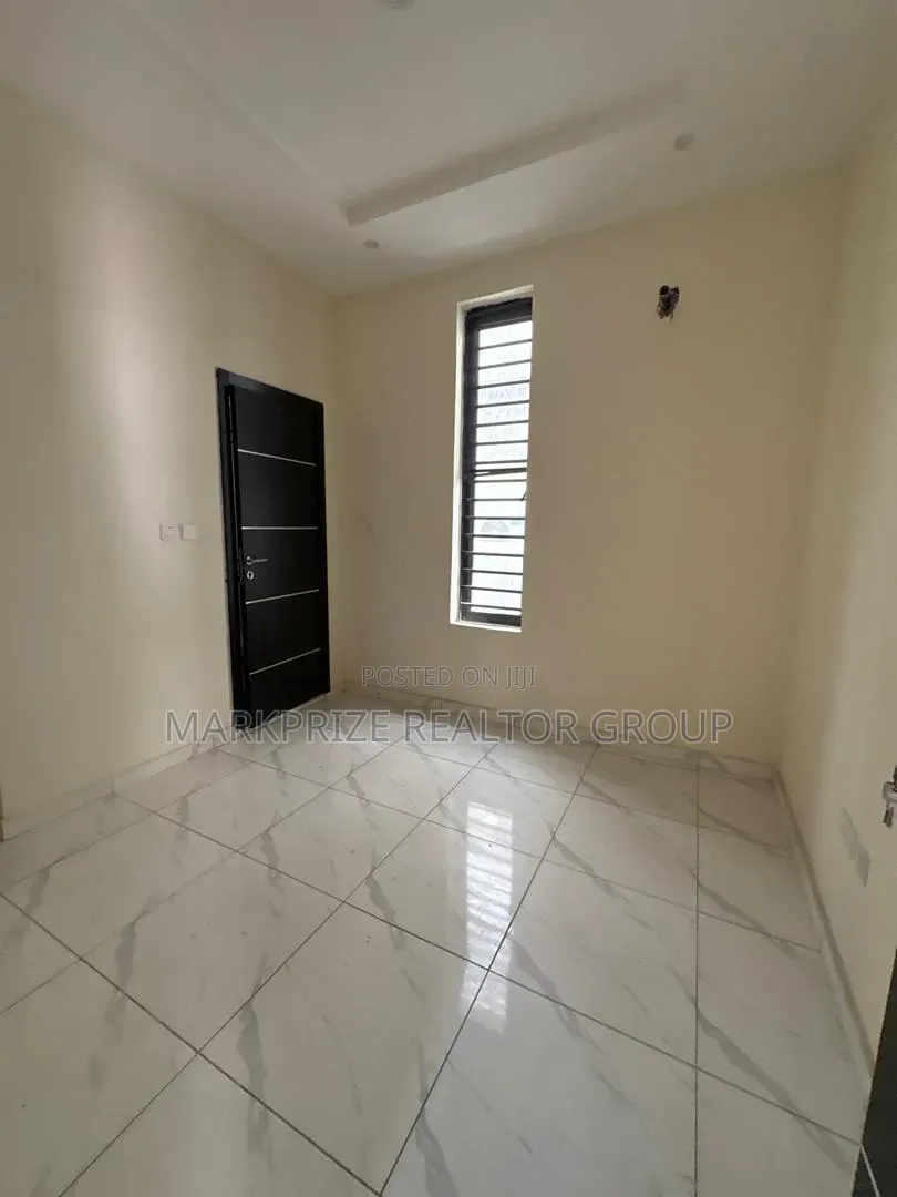4bdrm Duplex in Orchid Lekki Lagos for sale in Lekki Expressway