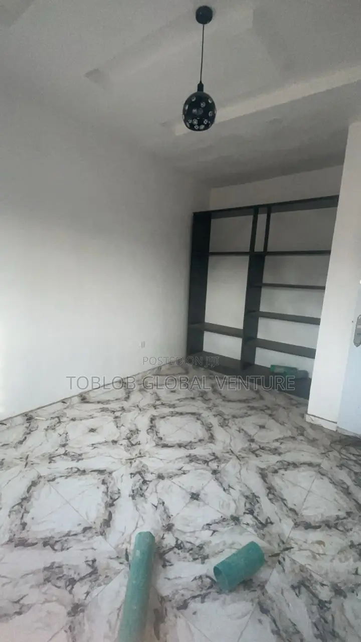 4bdrm Duplex in Adeoyo for rent in Adeoyo