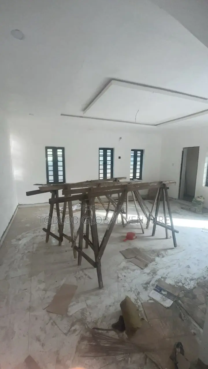 4bdrm Duplex in Adeoyo for rent in Adeoyo