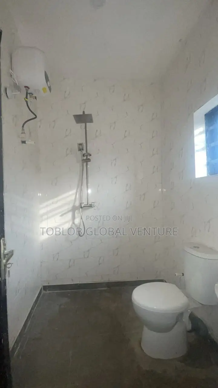 4bdrm Duplex in Adeoyo for rent in Adeoyo