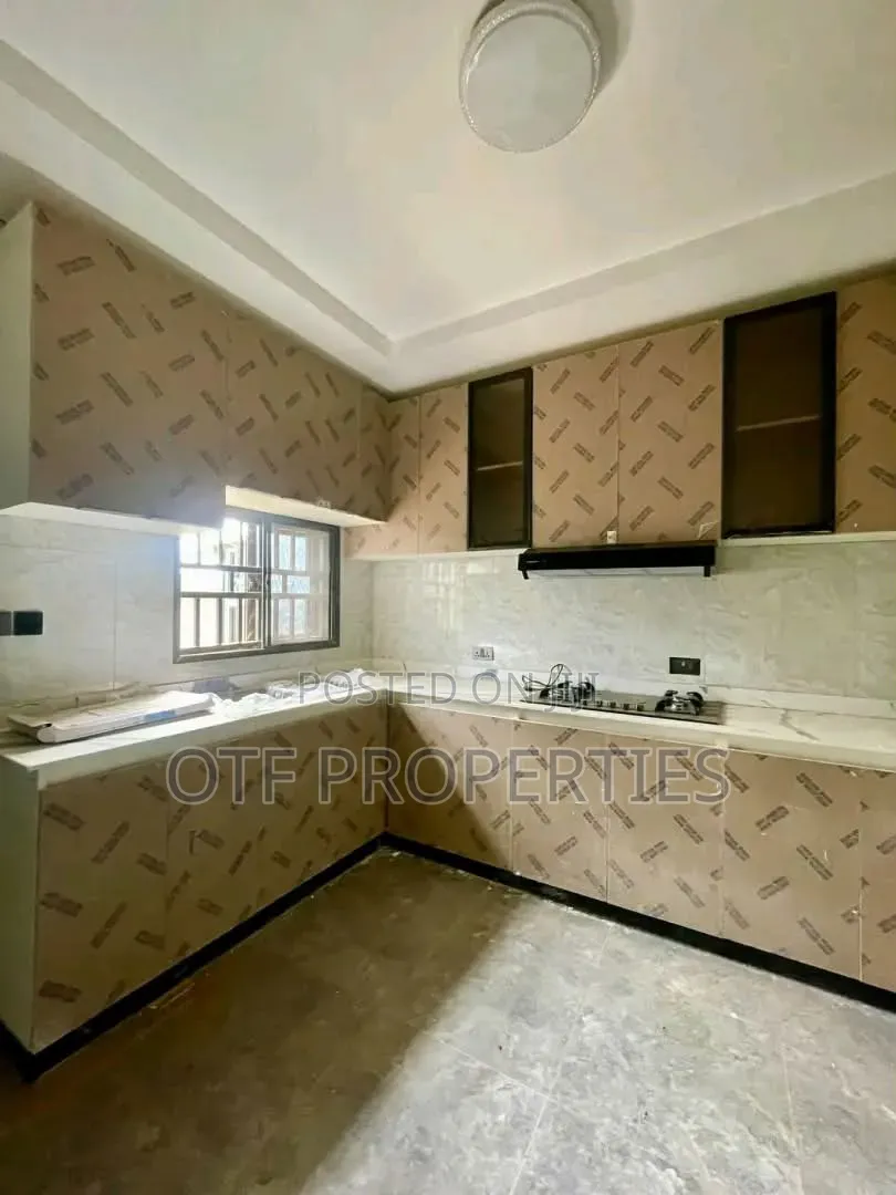 4bdrm Duplex in Jahi Gilmore for rent in Jahi