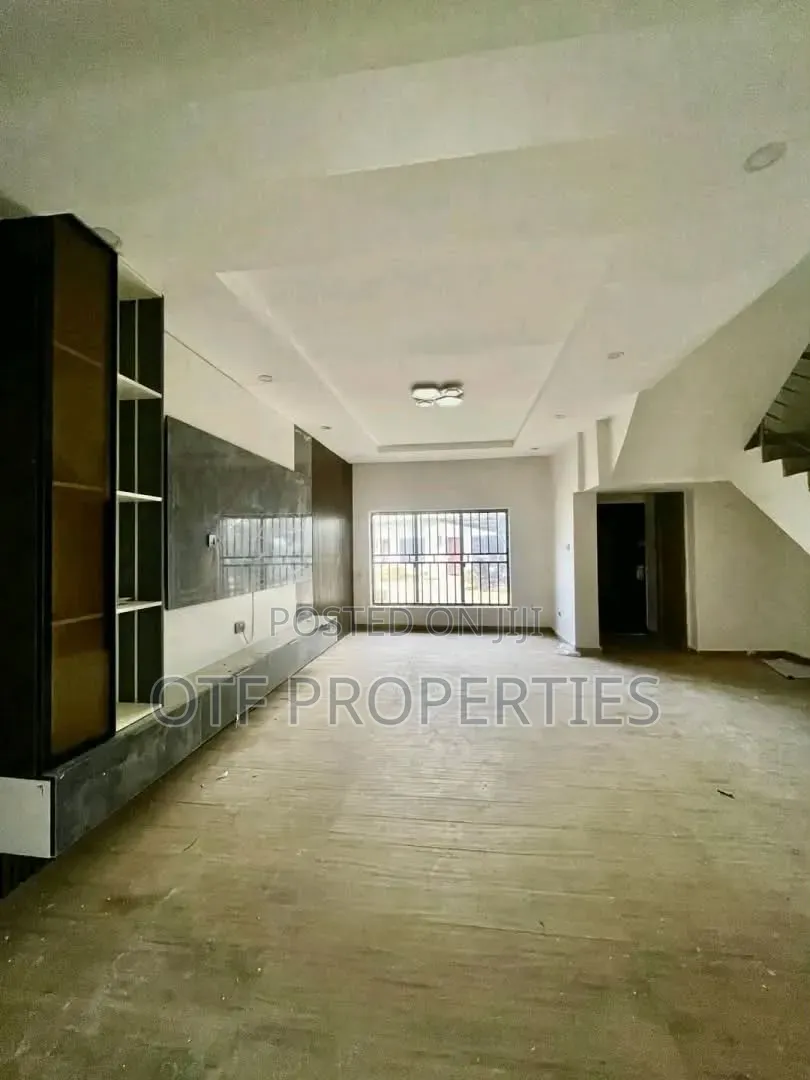 4bdrm Duplex in Jahi Gilmore for rent in Jahi
