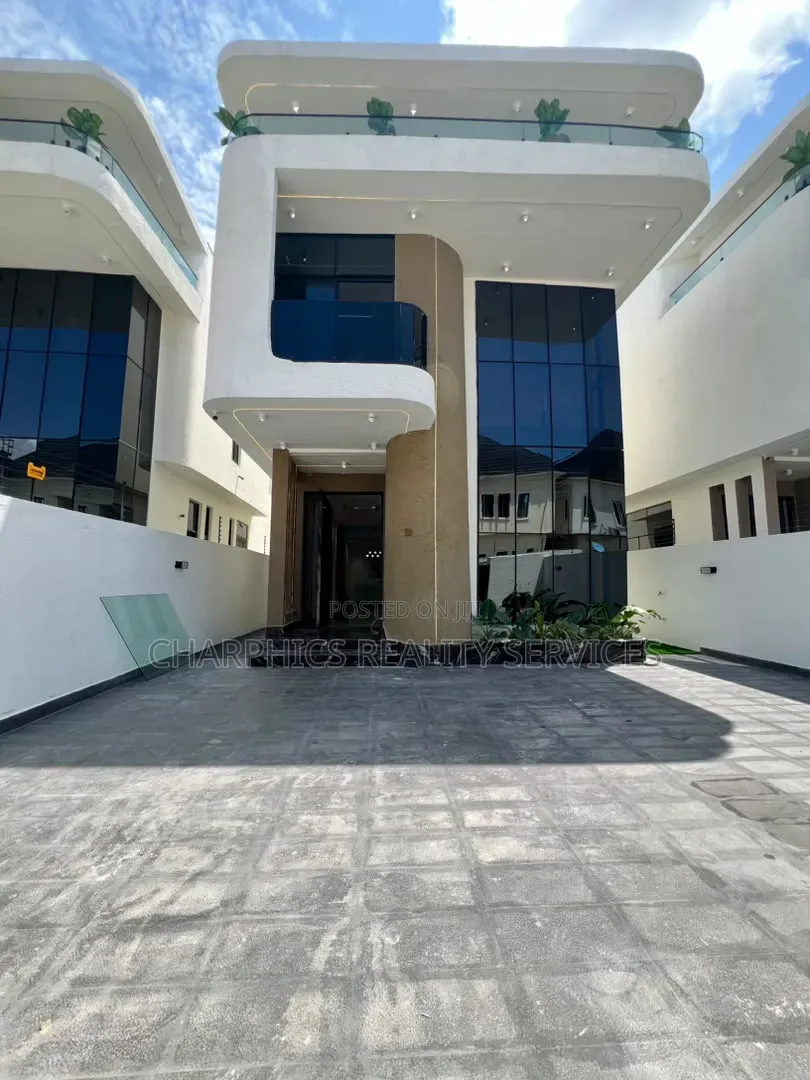 5bdrm Duplex in Off Lekki-Epe Expressway for sale in Off Lekki-Epe Expressway