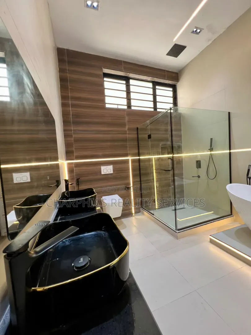 5bdrm Duplex in Off Lekki-Epe Expressway for sale in Off Lekki-Epe Expressway