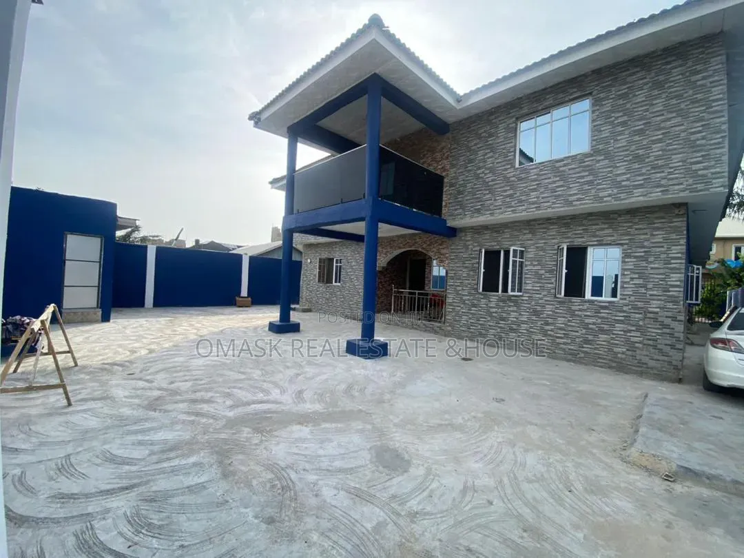 10bdrm Duplex in Ado / Ajah for sale in Ado / Ajah