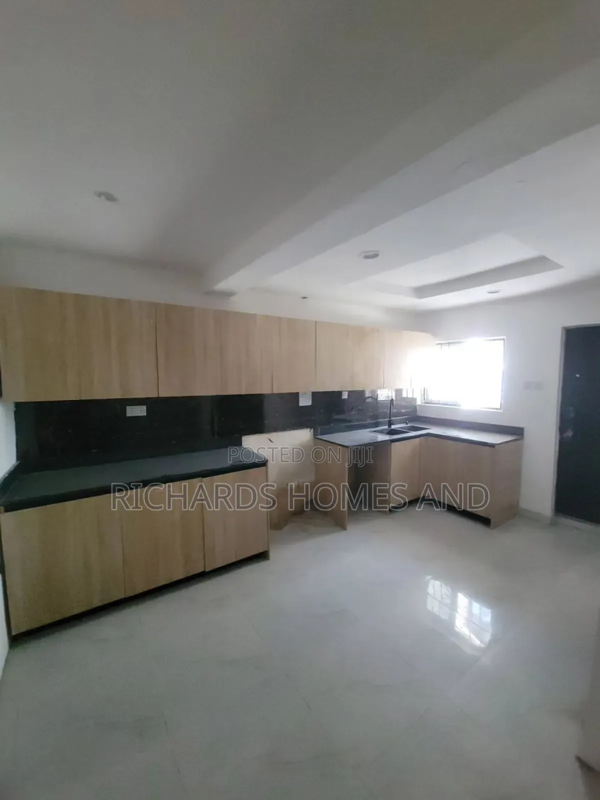 3bdrm Duplex in Lekki Phase 1 for rent in Lekki Phase 1