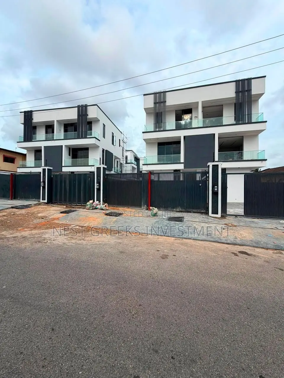 4bdrm Duplex in Omole Phase 2 for sale in Omole Phase 2