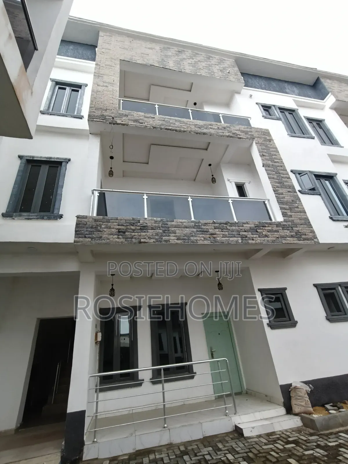 2bdrm Block of Flats in Mobile Road, Ado / Ajah for rent in Ado / Ajah