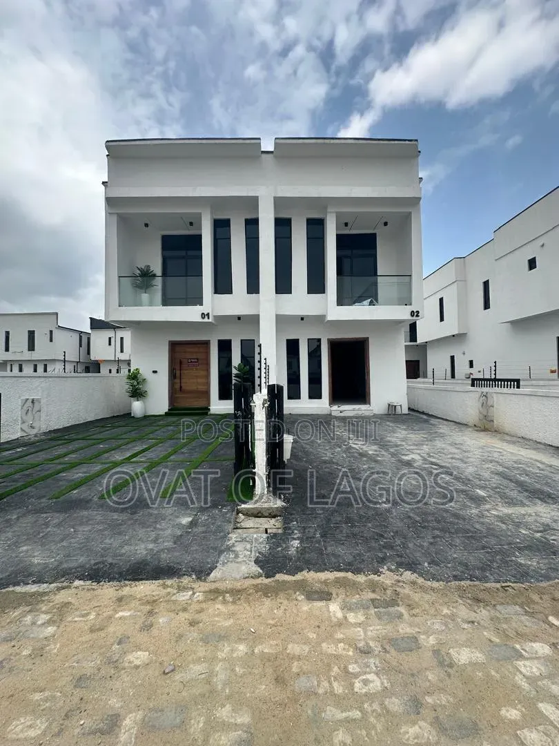 4bdrm Duplex in Ikota for sale in Ikota