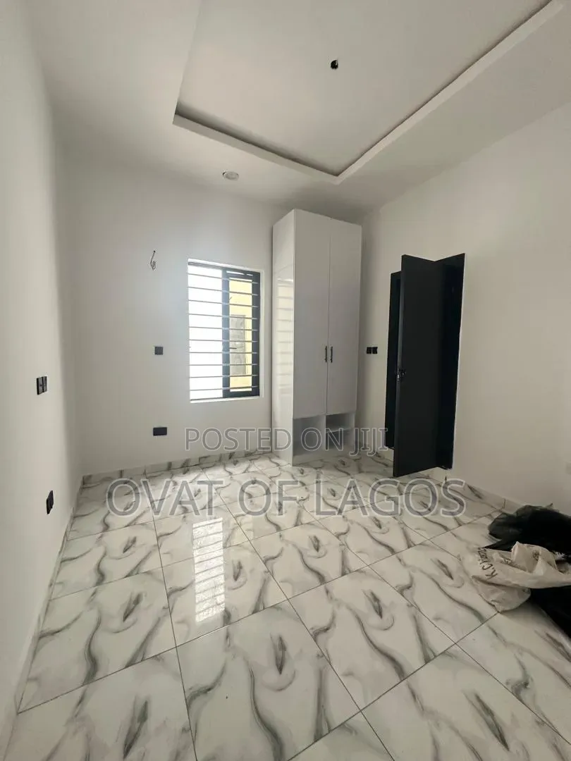 4bdrm Duplex in Ikota for sale in Ikota