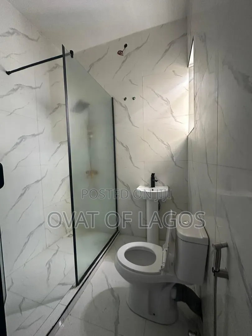 4bdrm Duplex in Ikota for sale in Ikota