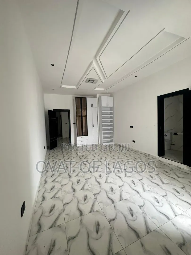 4bdrm Duplex in Ikota for sale in Ikota