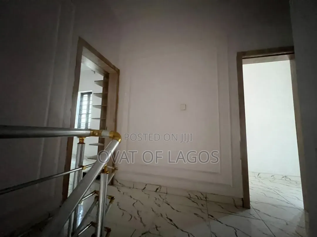 4bdrm Duplex in Ikota for rent in Ikota