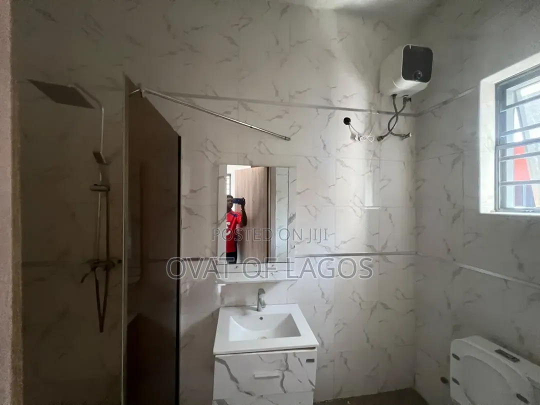 4bdrm Duplex in Ikota for rent in Ikota