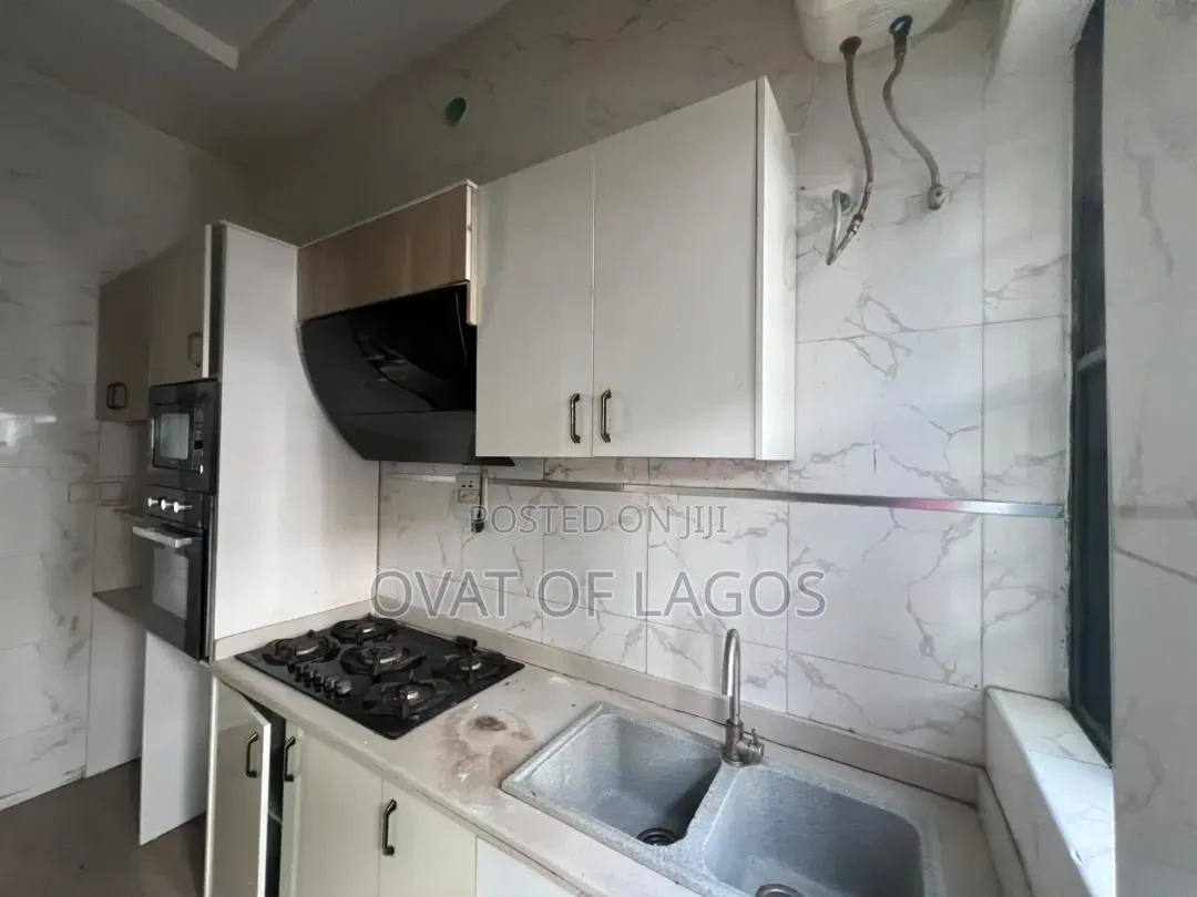 4bdrm Duplex in Ikota for rent in Ikota