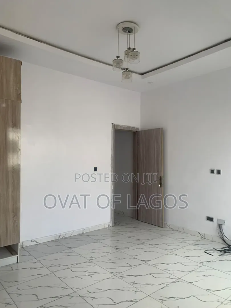 4bdrm Duplex in Ikota for rent in Ikota
