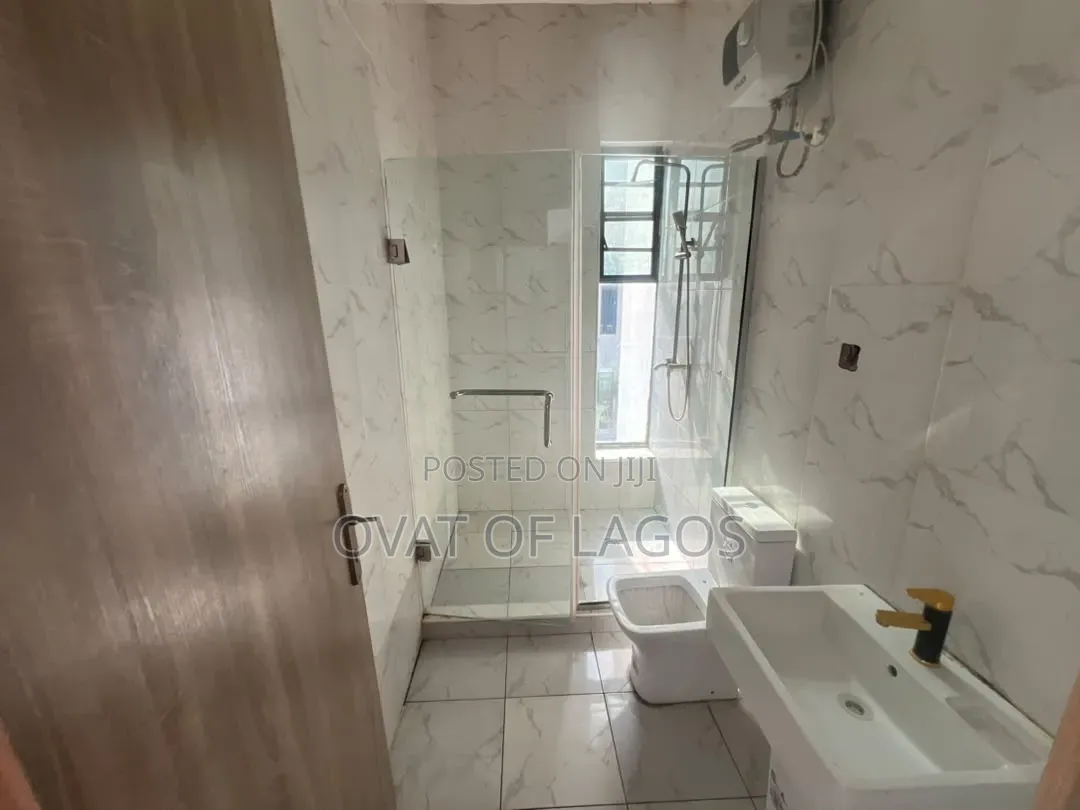 3bdrm Duplex in Ikota for rent in Ikota
